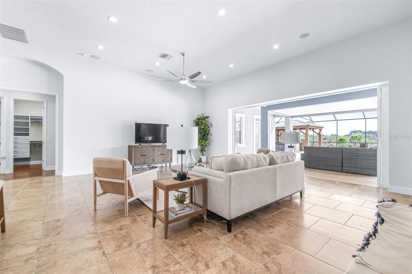 Image 25 of 91 For 32545 Silvercreek Way