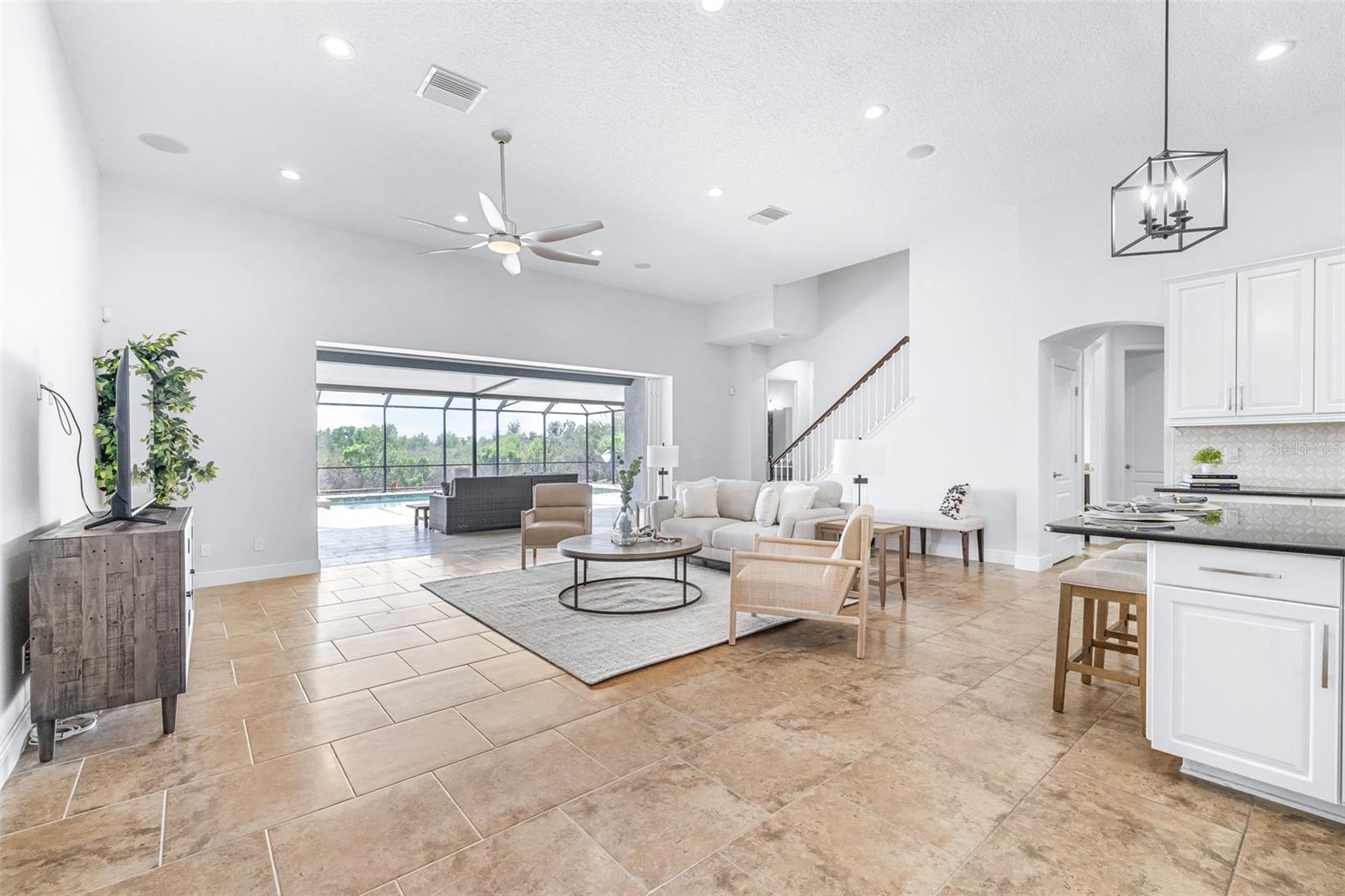 Image 27 of 91 For 32545 Silvercreek Way