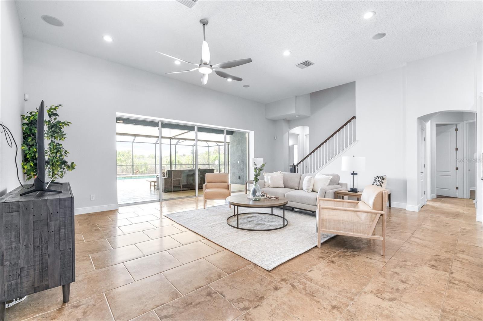 Image 28 of 91 For 32545 Silvercreek Way