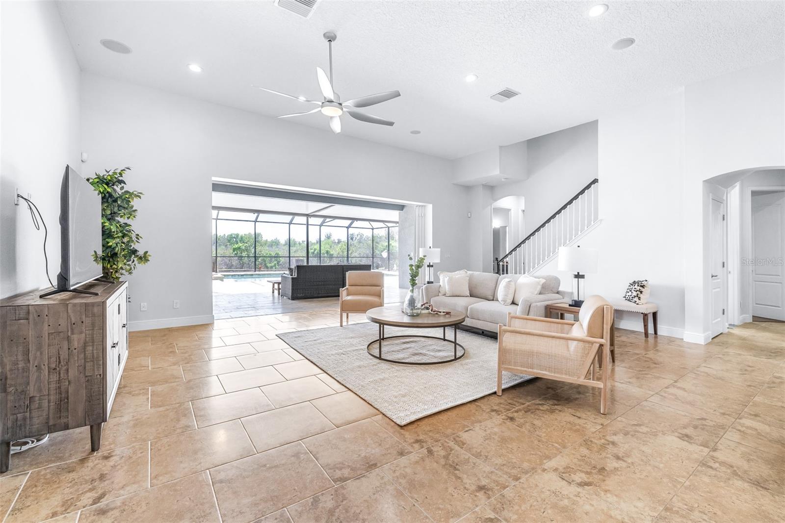 Image 29 of 91 For 32545 Silvercreek Way