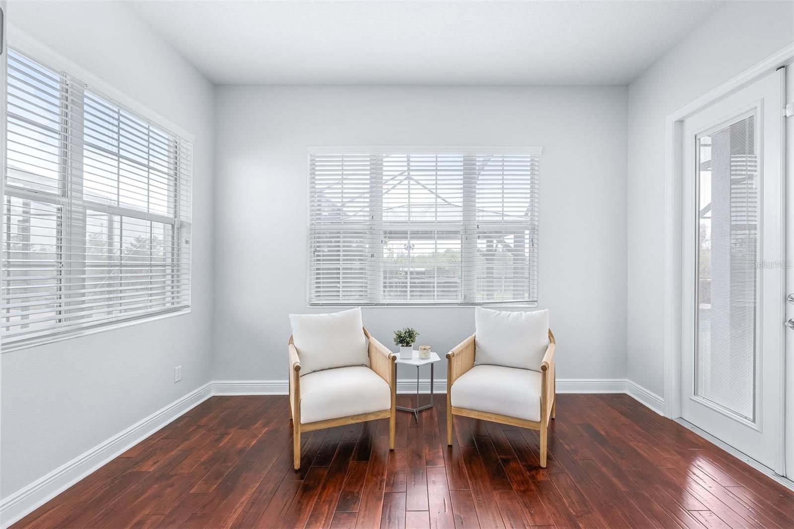 Image 42 of 91 For 32545 Silvercreek Way