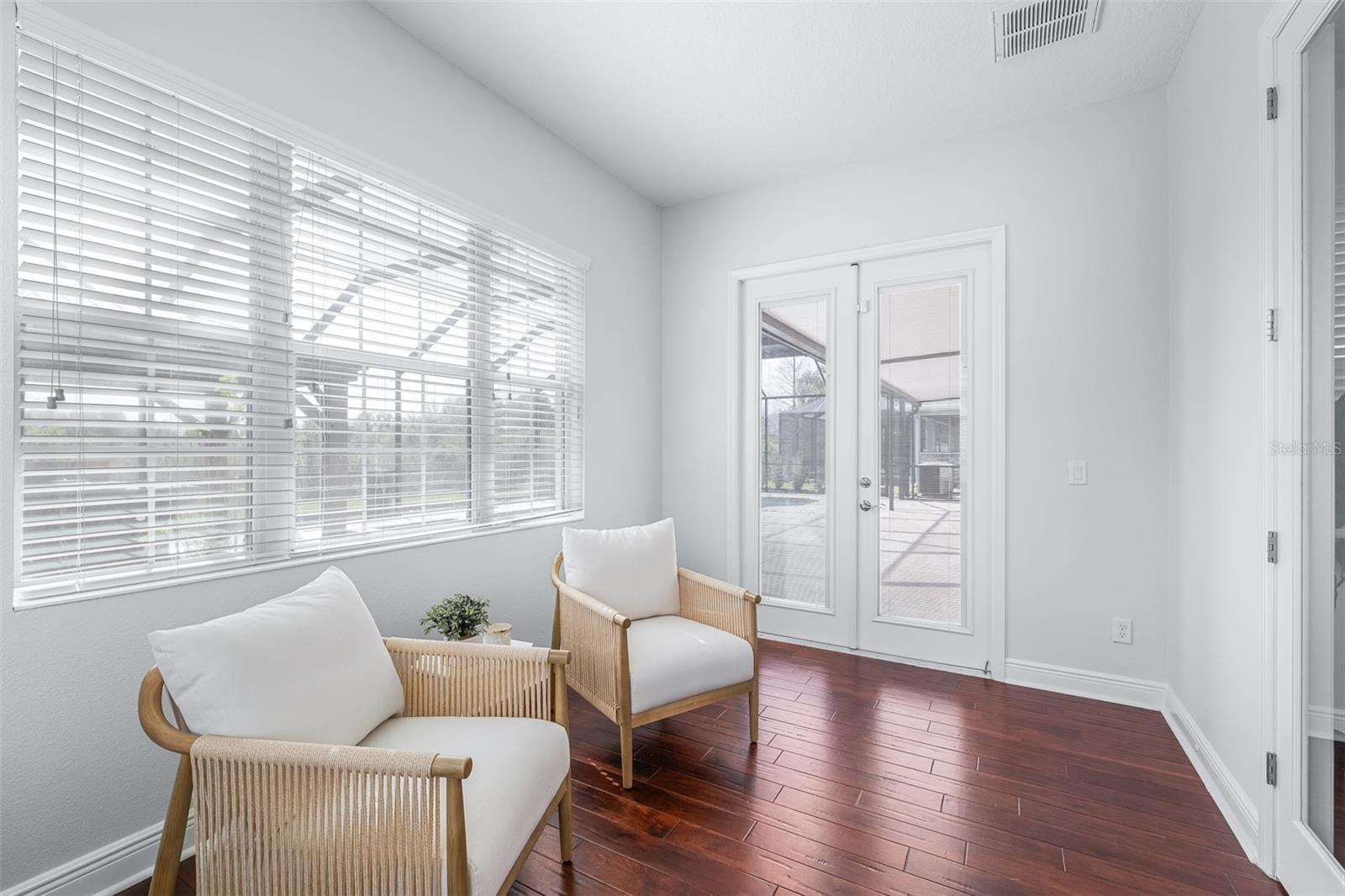 Image 43 of 91 For 32545 Silvercreek Way