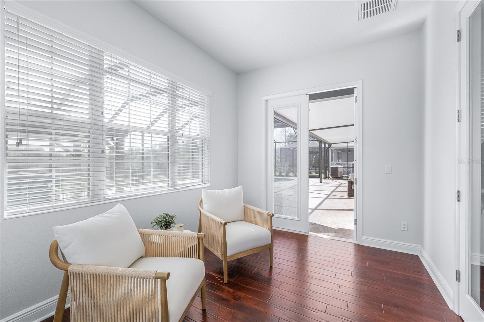 Image 44 of 91 For 32545 Silvercreek Way