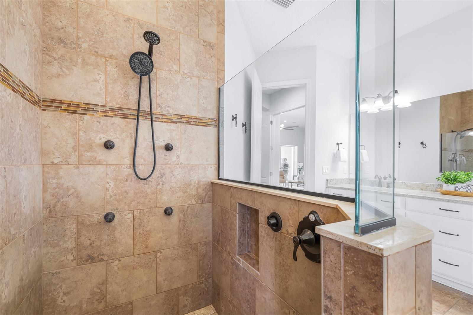 Image 48 of 91 For 32545 Silvercreek Way