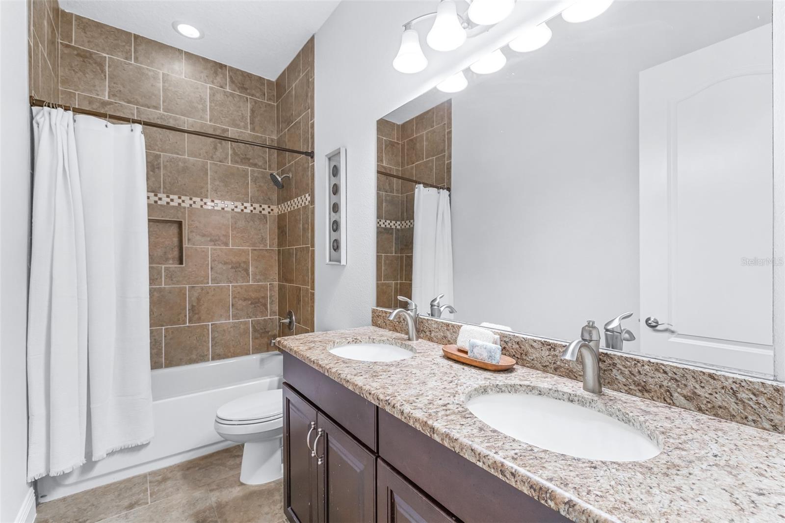 Image 57 of 91 For 32545 Silvercreek Way