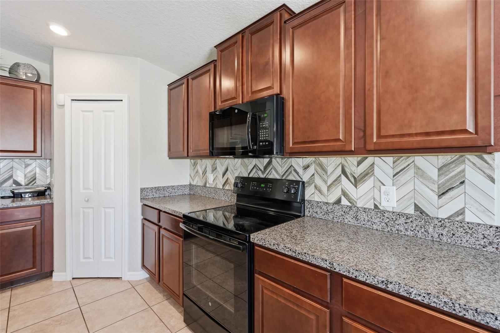 Image 12 of 38 For 16902 Peaceful Valley Drive