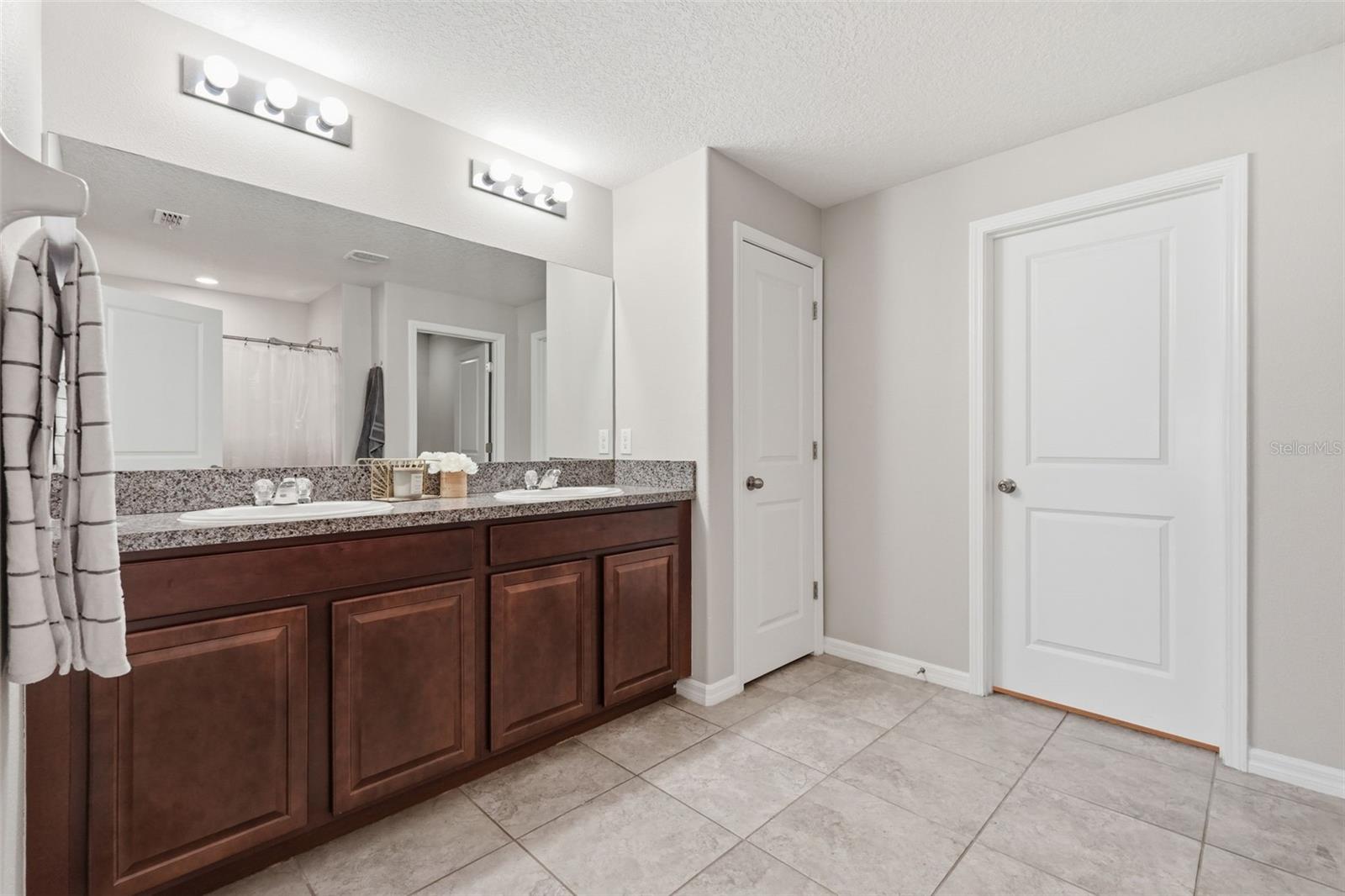 Image 23 of 38 For 16902 Peaceful Valley Drive