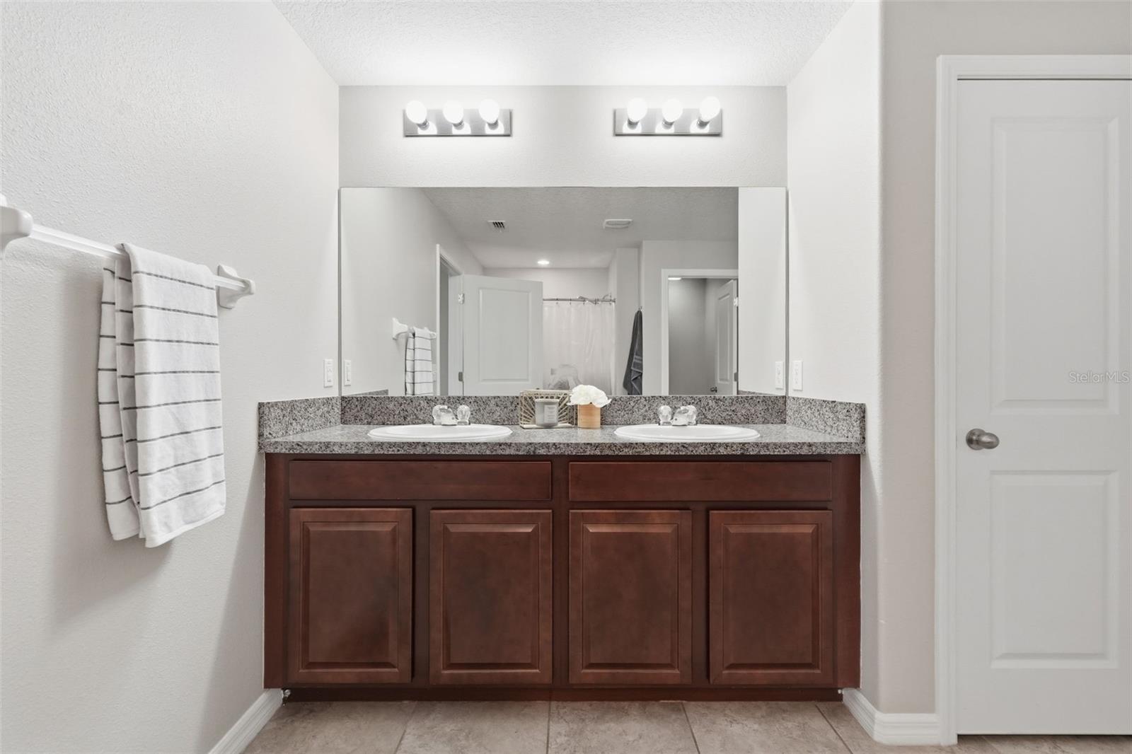 Image 25 of 38 For 16902 Peaceful Valley Drive