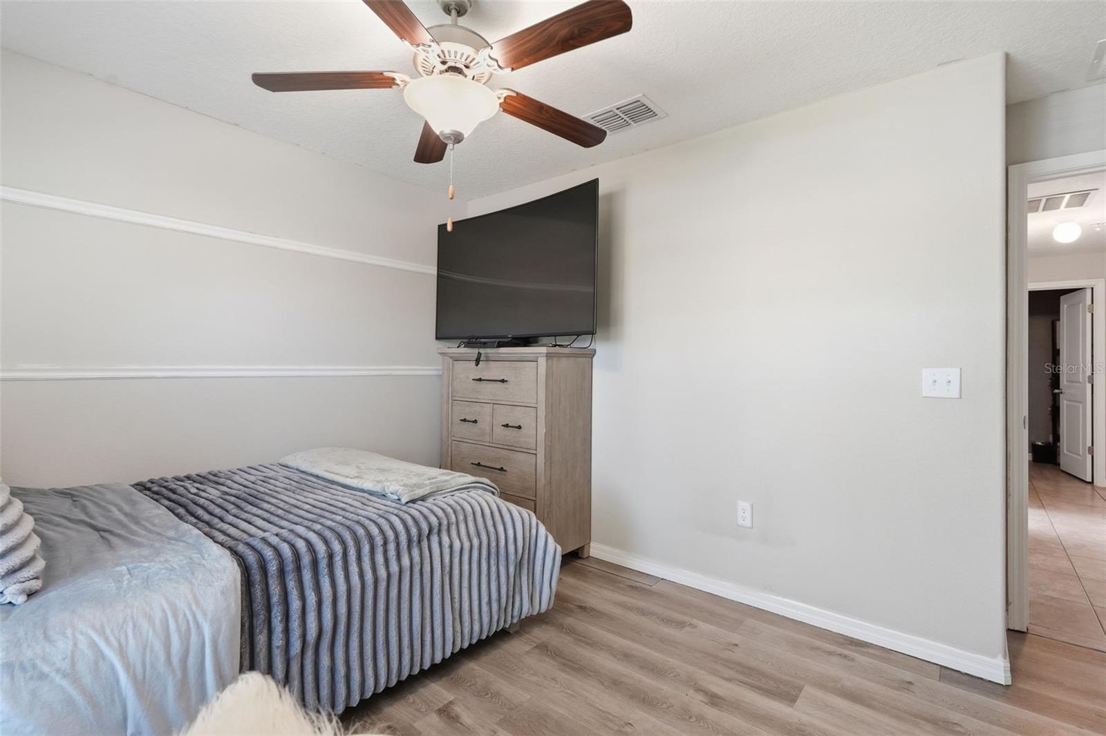 Image 32 of 38 For 16902 Peaceful Valley Drive