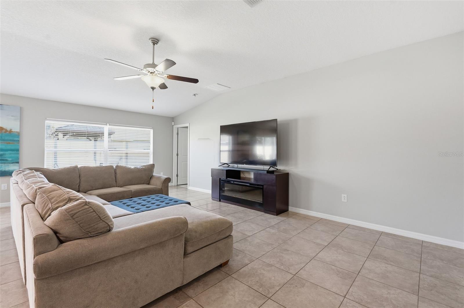 Image 9 of 38 For 16902 Peaceful Valley Drive