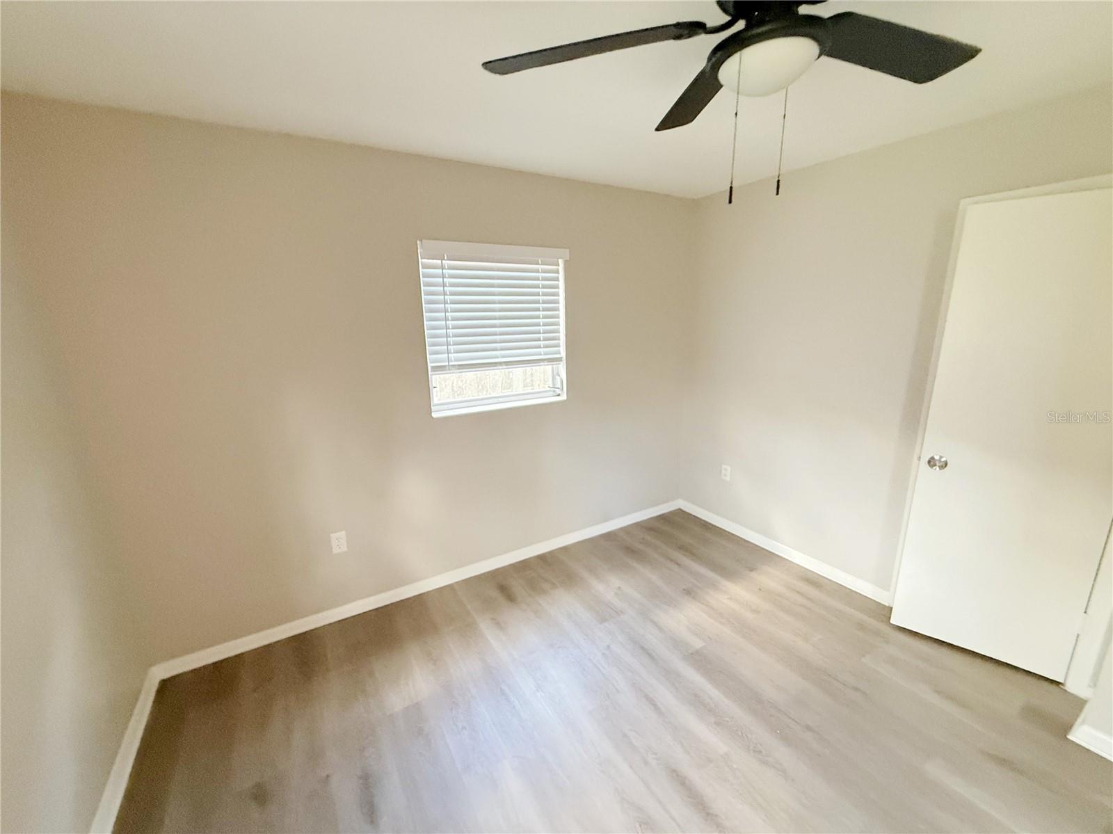 Image 11 of 14 For 652 Candyce Avenue