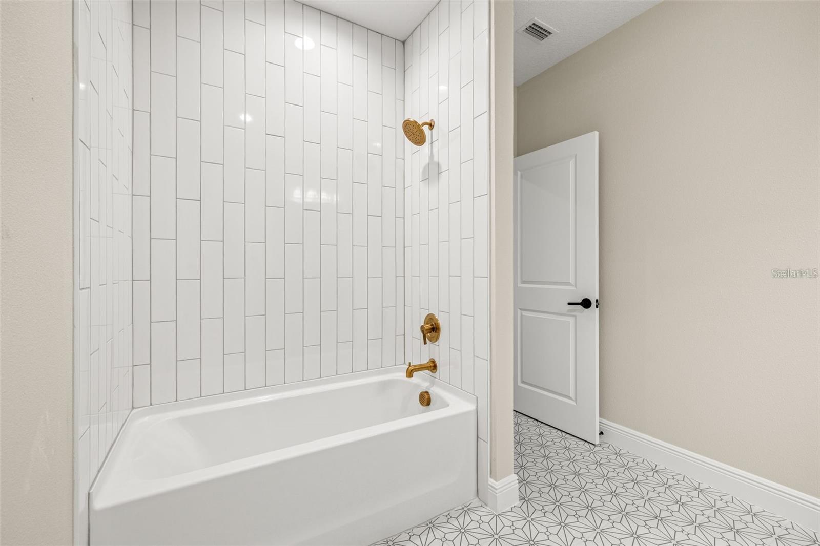 Image 26 of 32 For 1953 Arching Branch