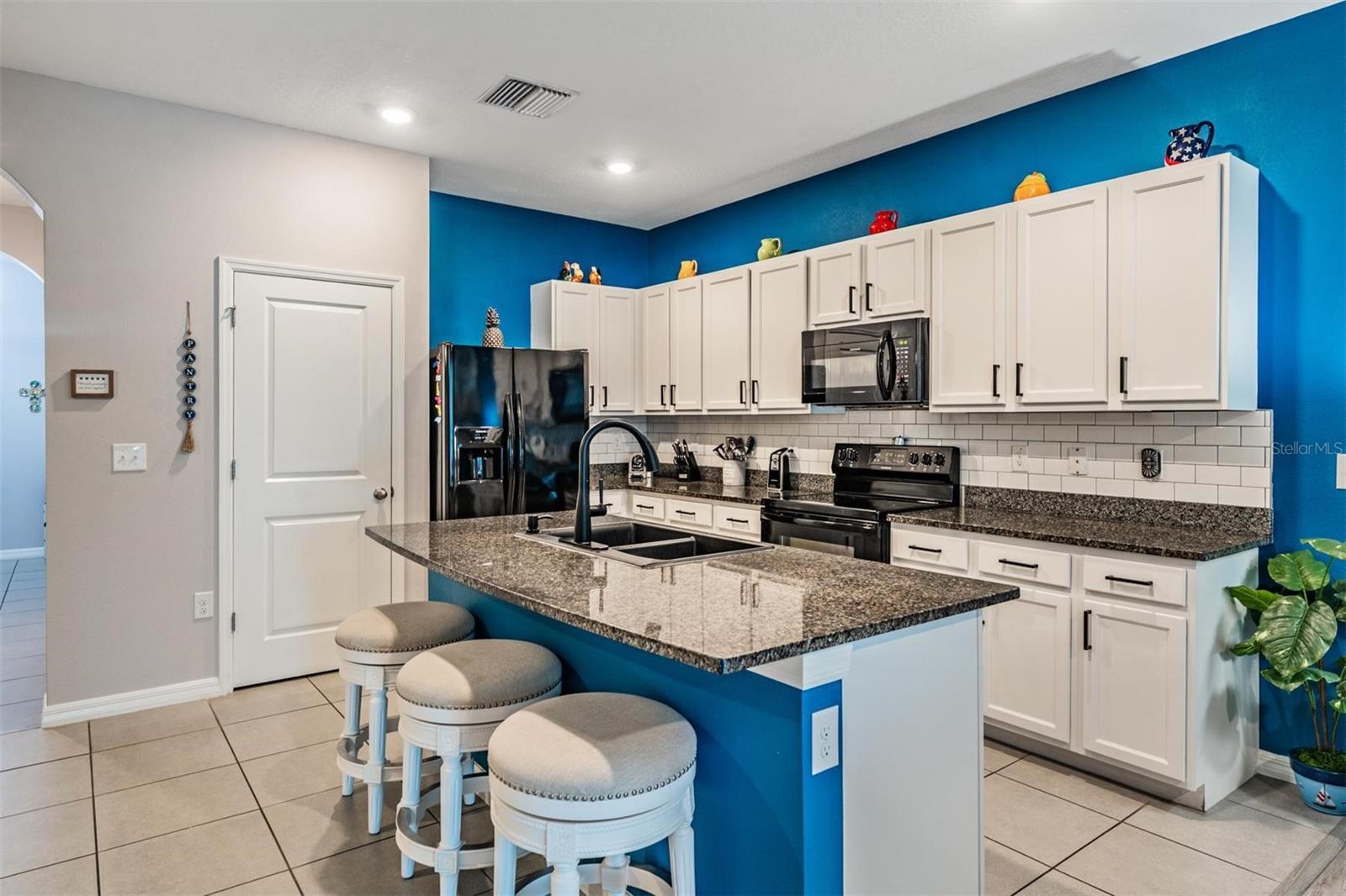 Image 5 of 40 For 2914 Suncoast Blend Drive