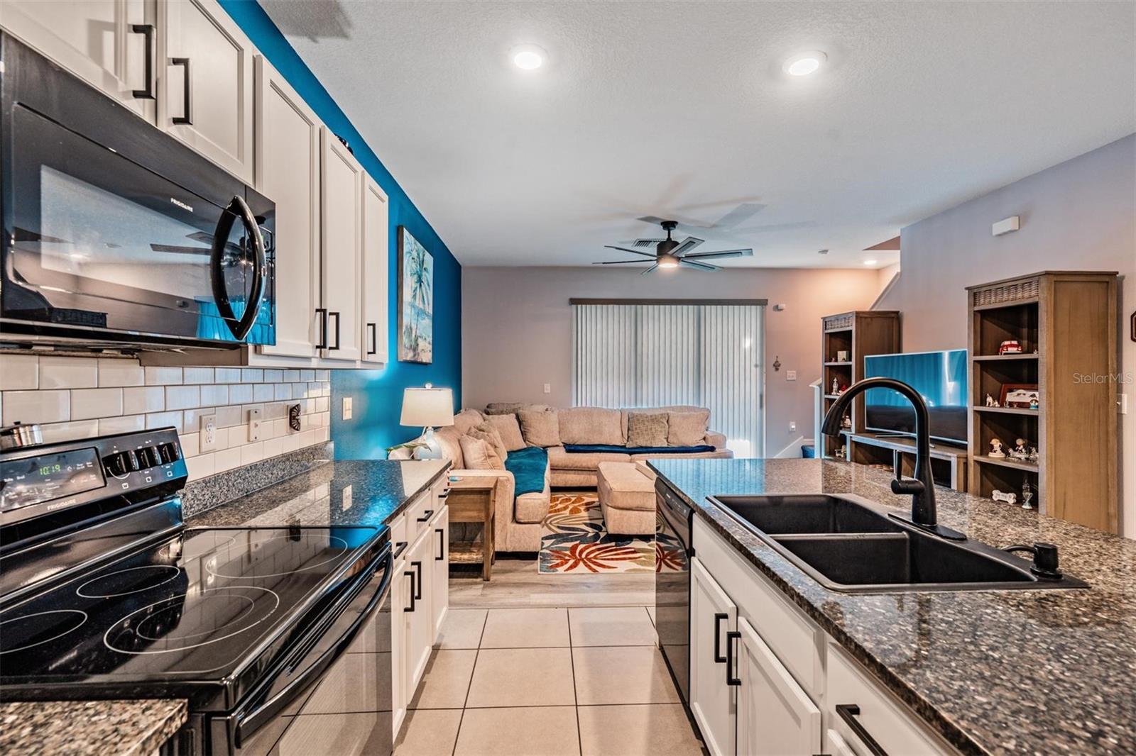 Image 7 of 40 For 2914 Suncoast Blend Drive