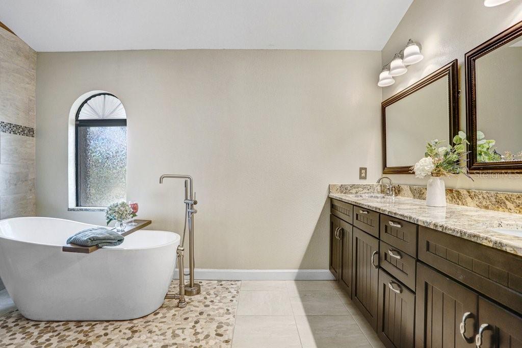 Image 24 of 63 For 504 Triple Crown Court