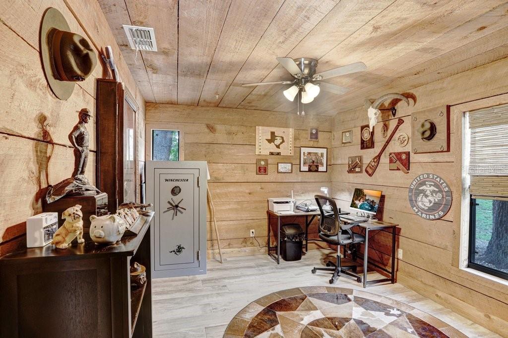 Image 52 of 63 For 504 Triple Crown Court