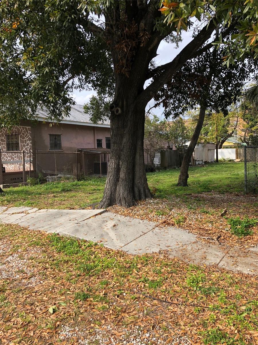 Listing photo id 1 for 2515 Union Street