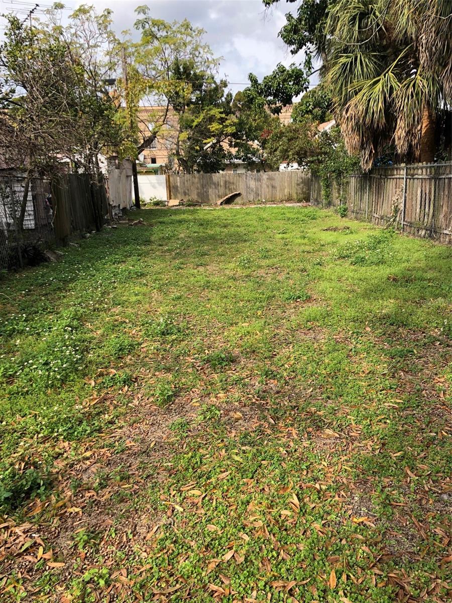 Listing photo id 2 for 2515 Union Street