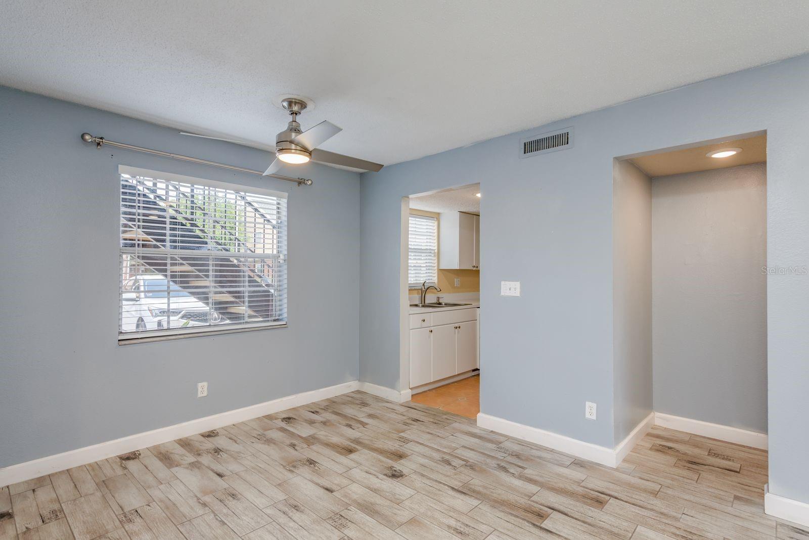 Image 17 of 39 For 200 Country Club Drive 701