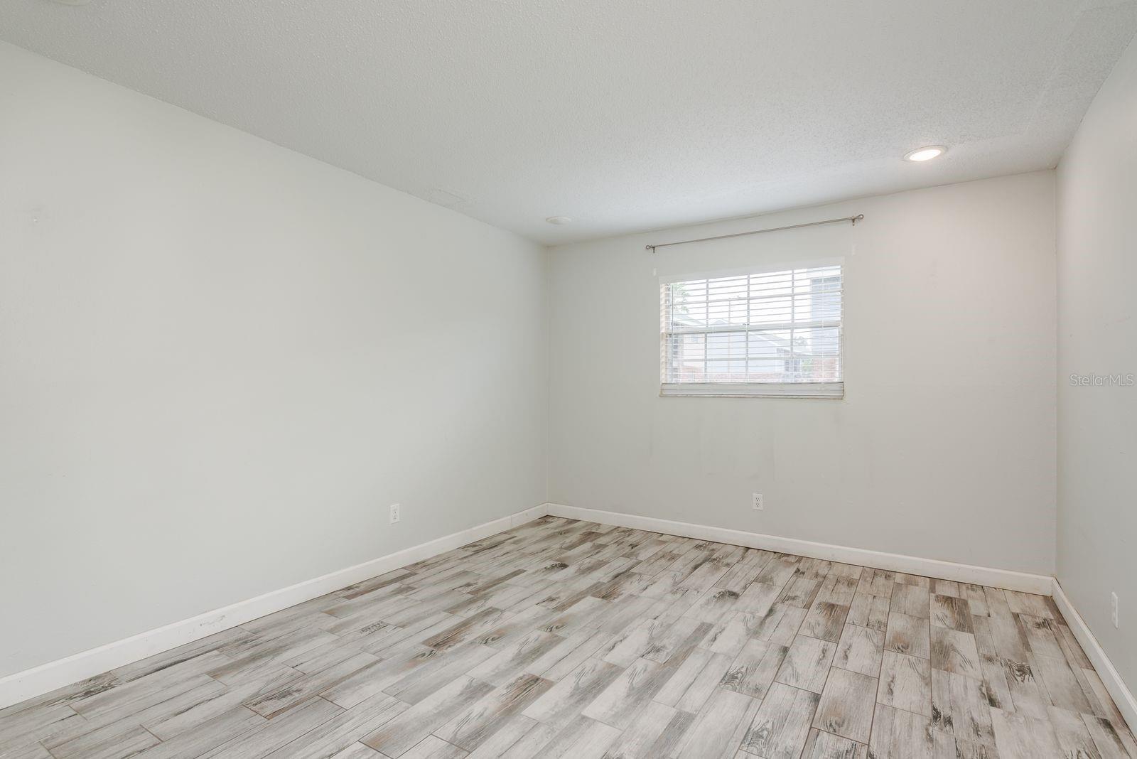 Image 18 of 39 For 200 Country Club Drive 701