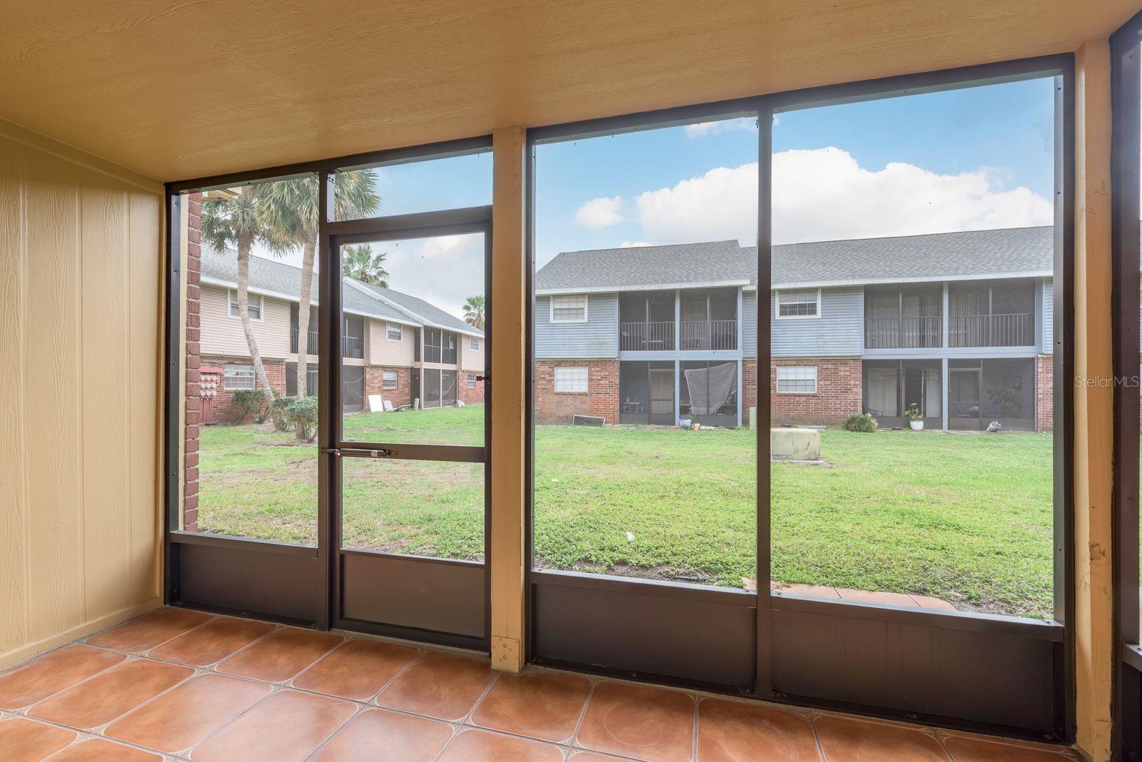 Image 21 of 39 For 200 Country Club Drive 701