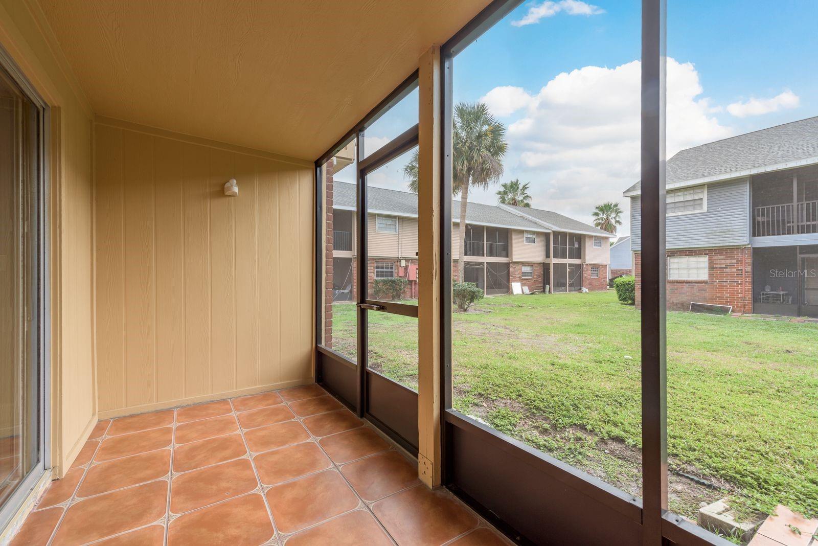 Image 22 of 39 For 200 Country Club Drive 701