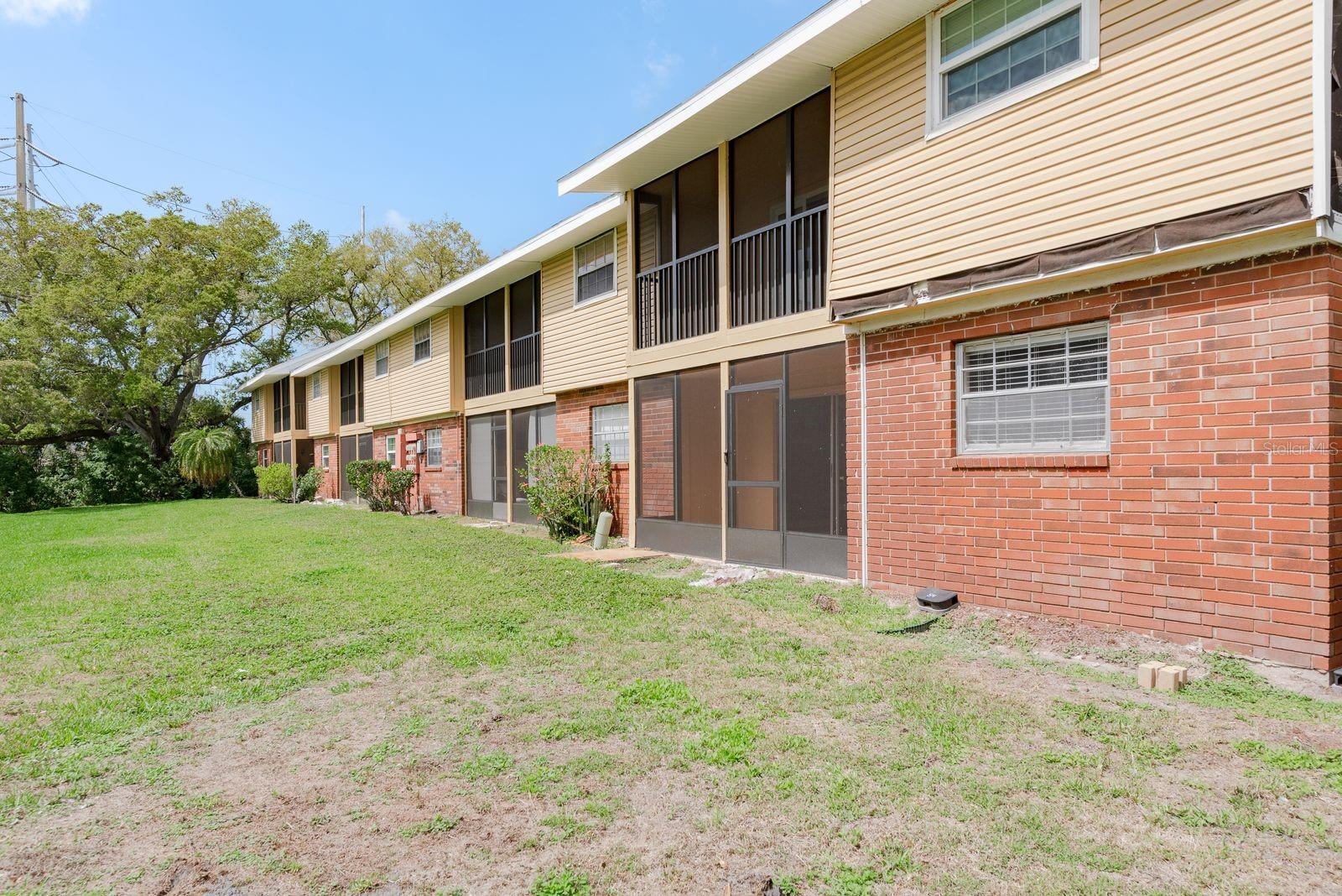 Image 24 of 39 For 200 Country Club Drive 701