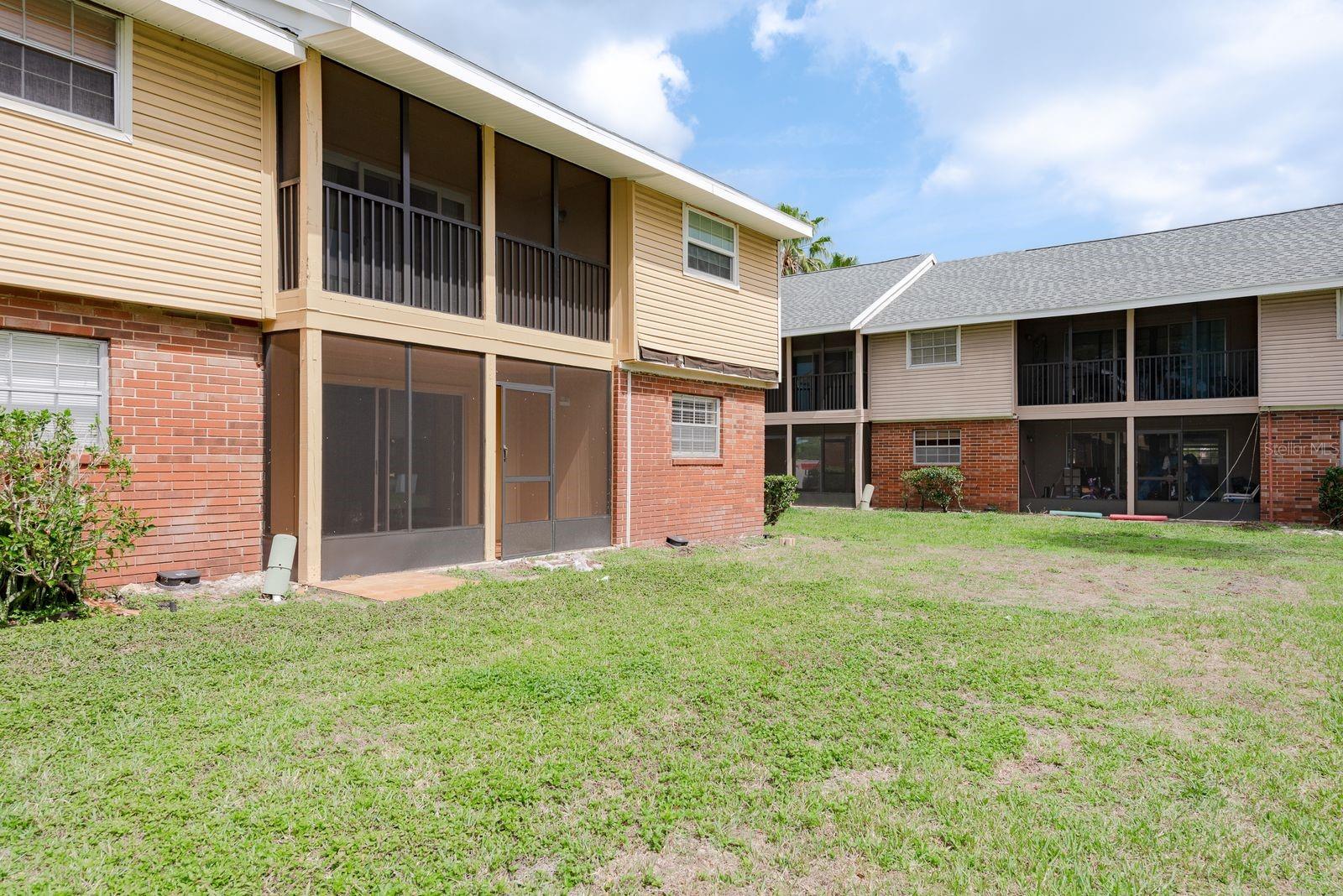 Image 26 of 39 For 200 Country Club Drive 701