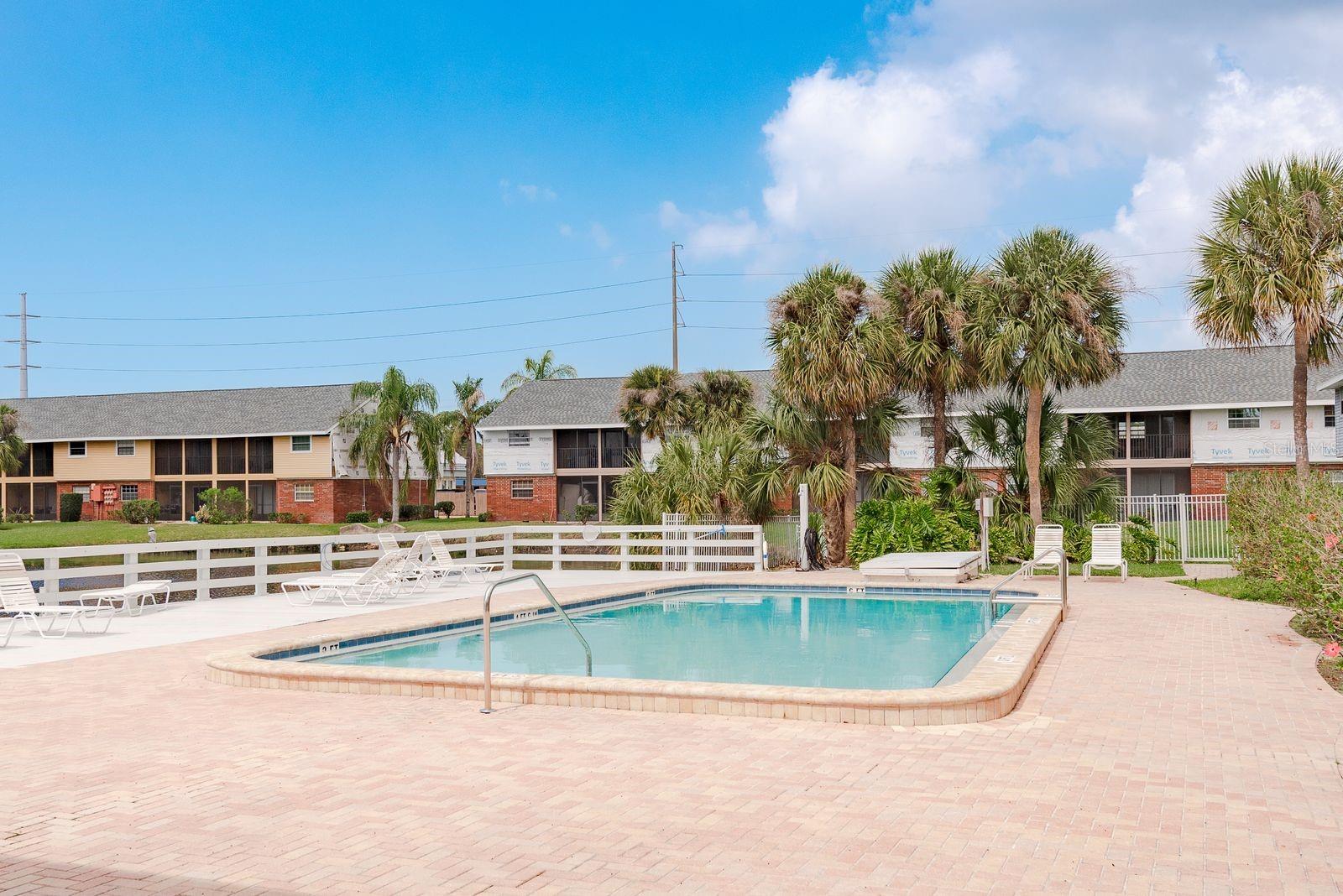 Image 28 of 39 For 200 Country Club Drive 701