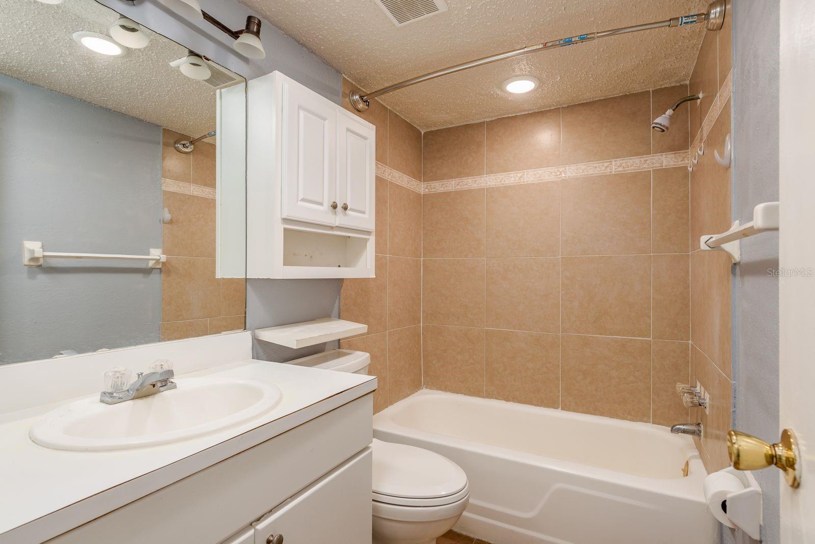 Image 4 of 39 For 200 Country Club Drive 701