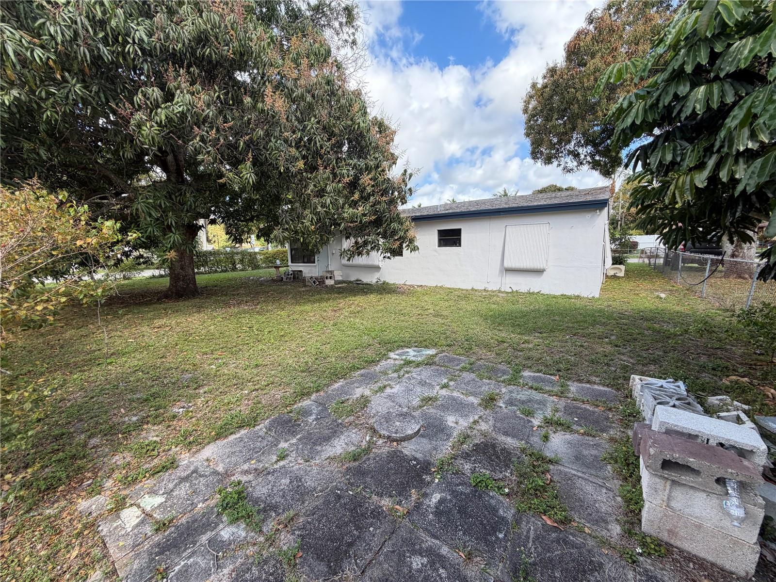 Image 18 of 26 For 3750 4th Court