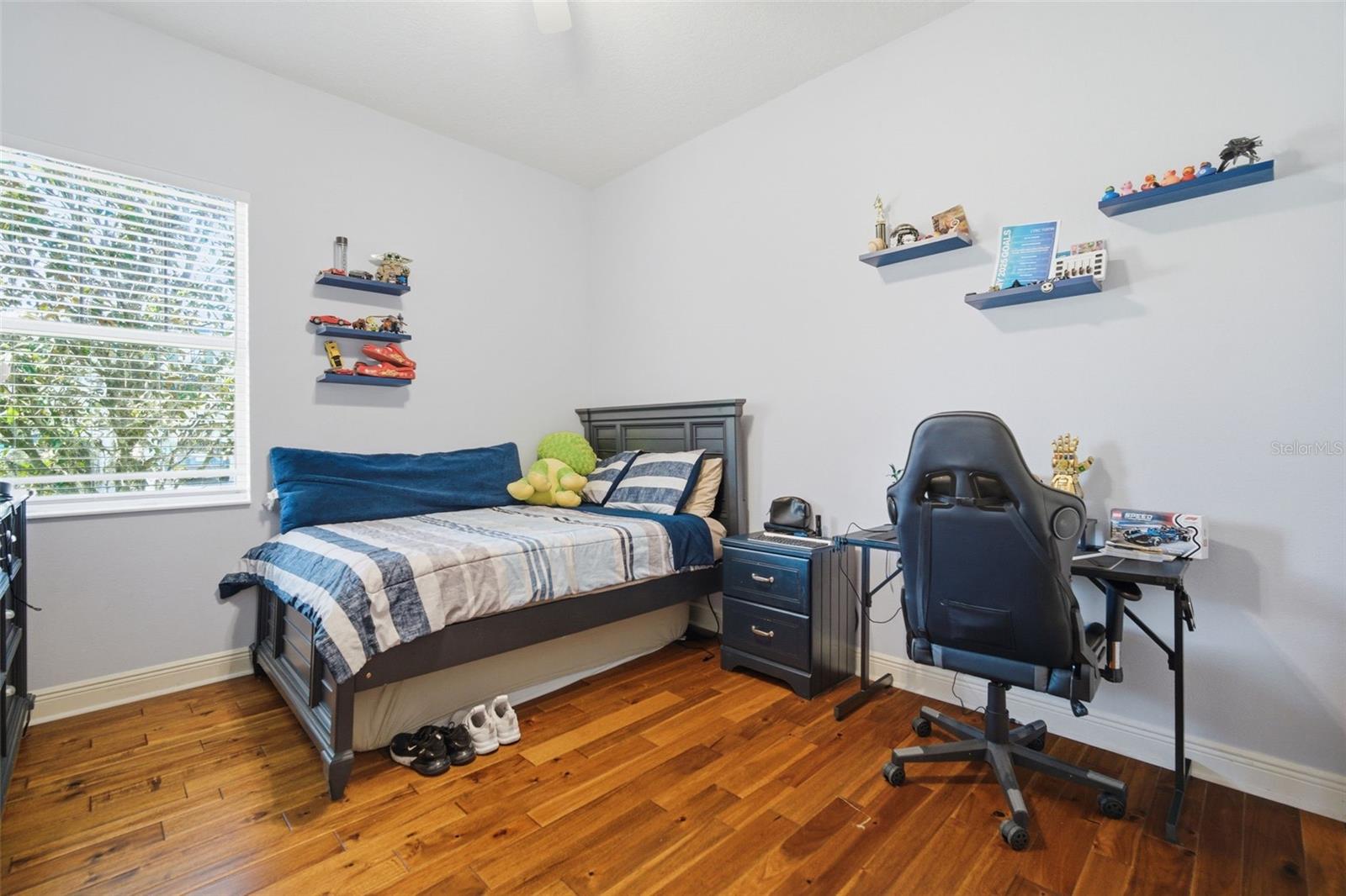 Image 18 of 72 For 3220 Azure Sky Way