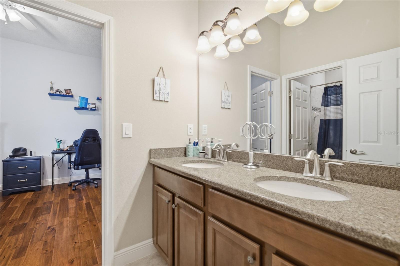 Image 22 of 72 For 3220 Azure Sky Way