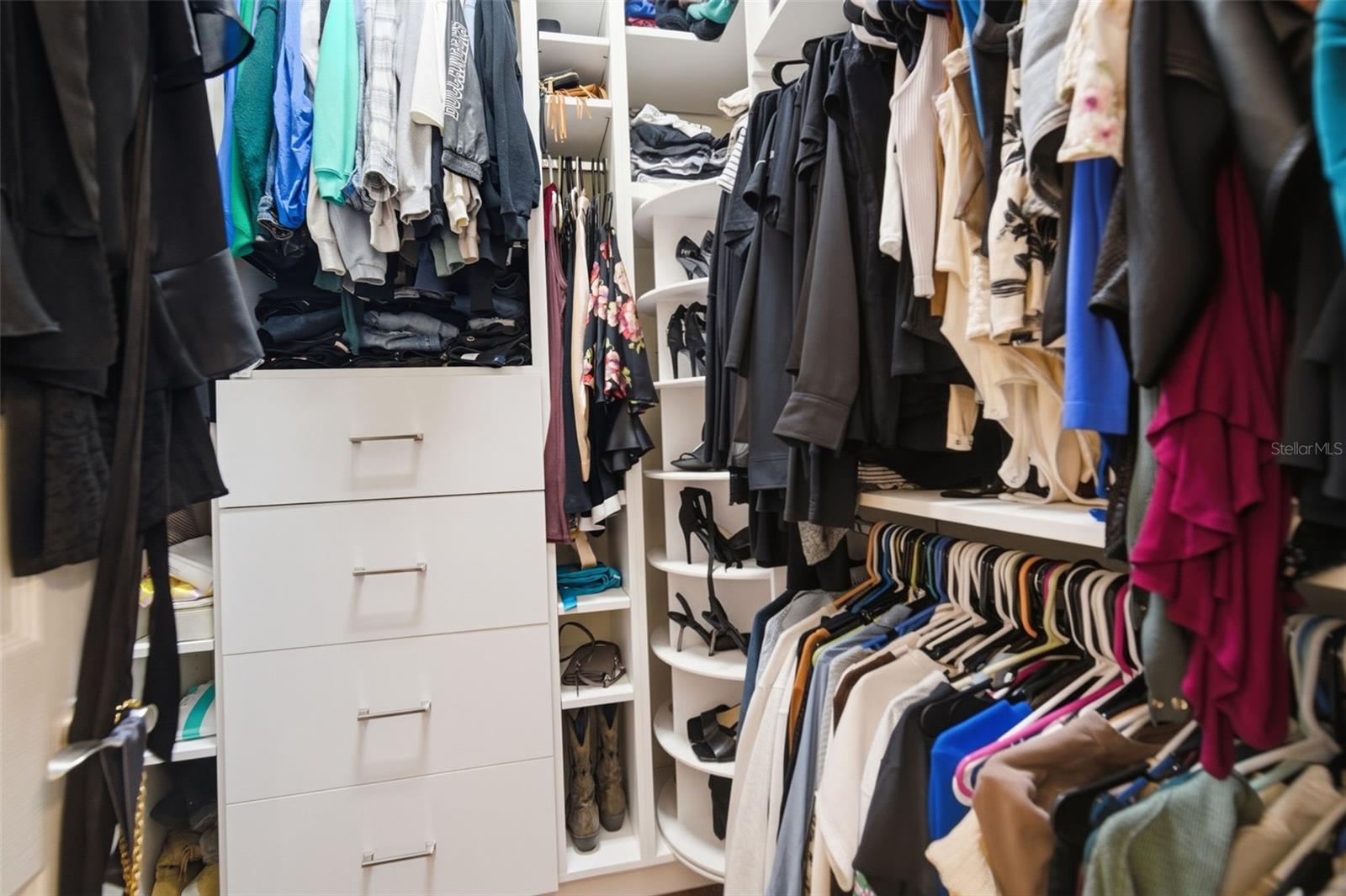 Image 31 of 72 For 3220 Azure Sky Way