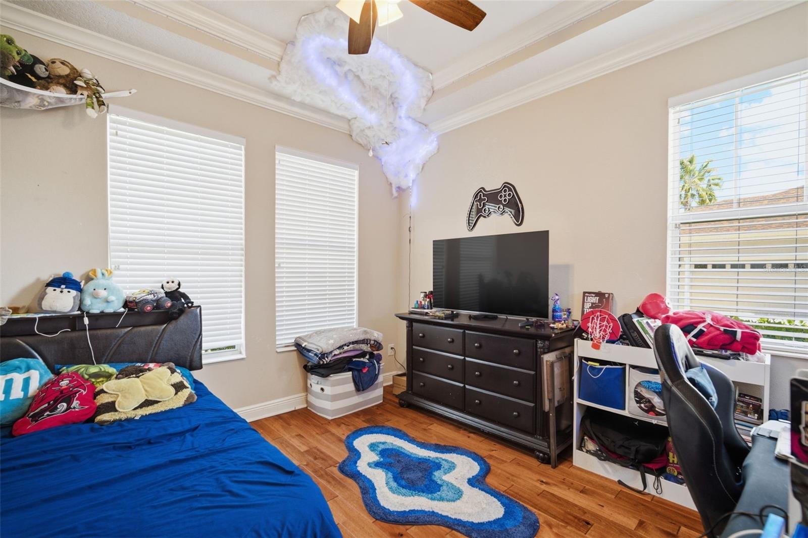 Image 32 of 72 For 3220 Azure Sky Way