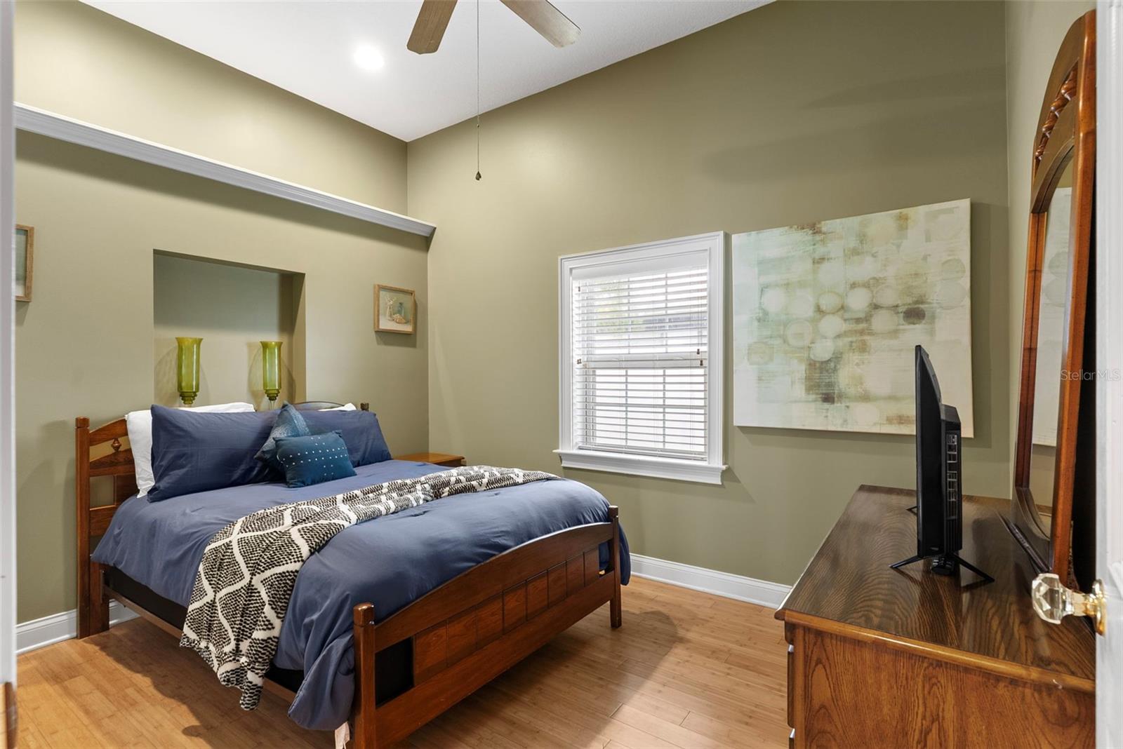 Image 28 of 49 For 12080 143rd Street