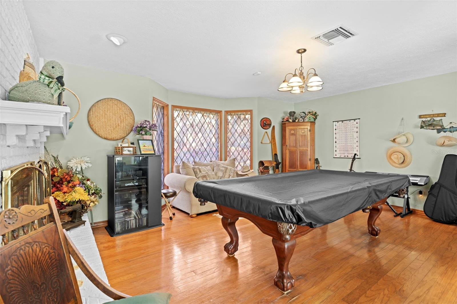 Image 16 of 87 For 14152 Pepperwood Court