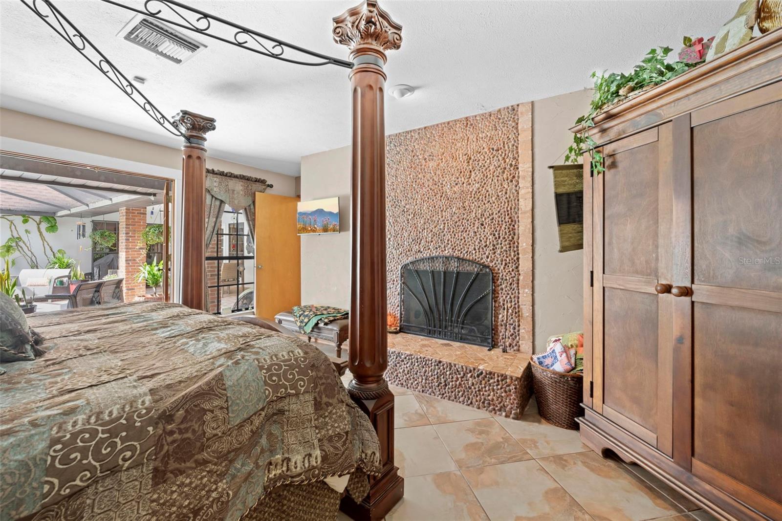 Image 33 of 87 For 14152 Pepperwood Court