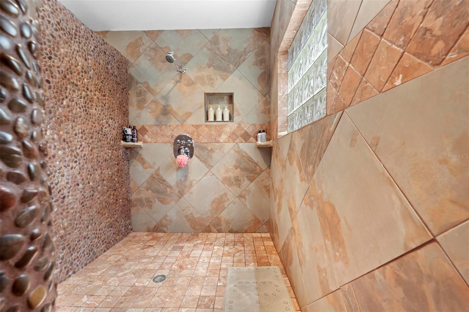 Image 38 of 87 For 14152 Pepperwood Court