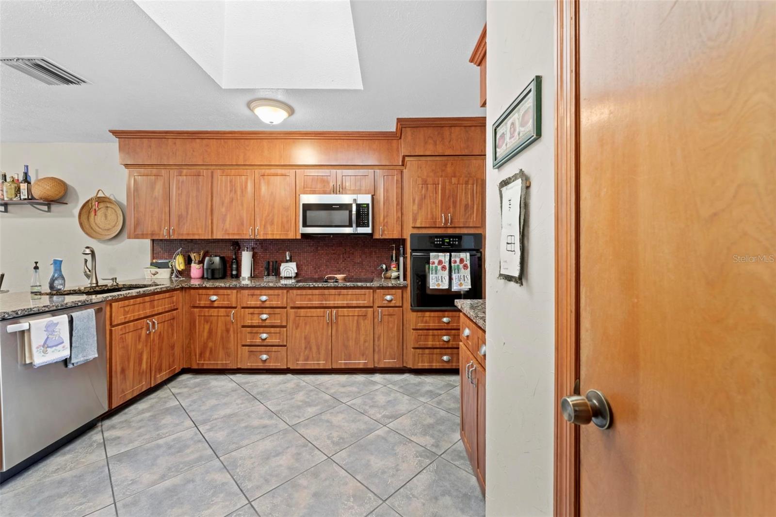 Image 48 of 87 For 14152 Pepperwood Court