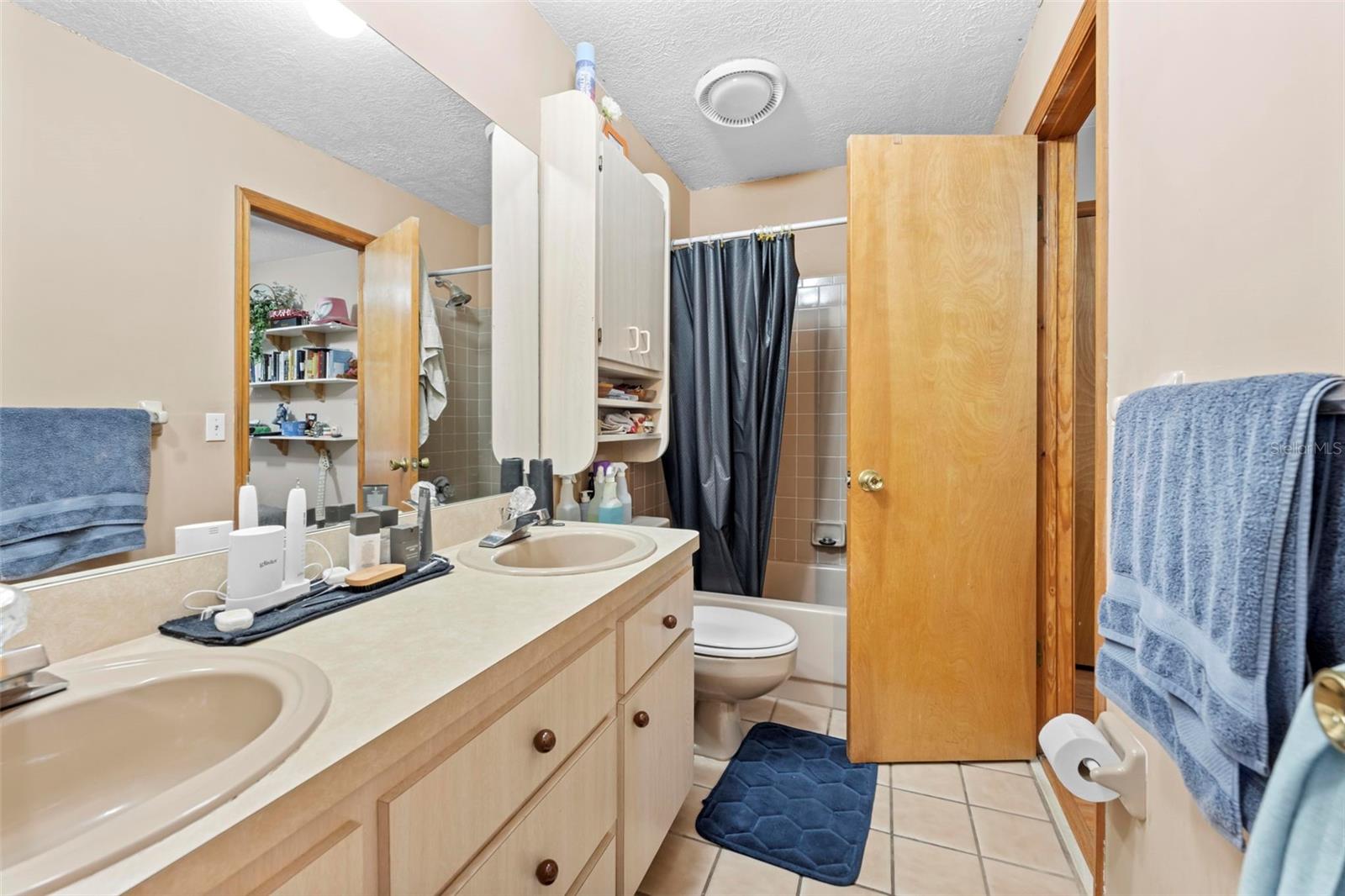 Image 68 of 87 For 14152 Pepperwood Court