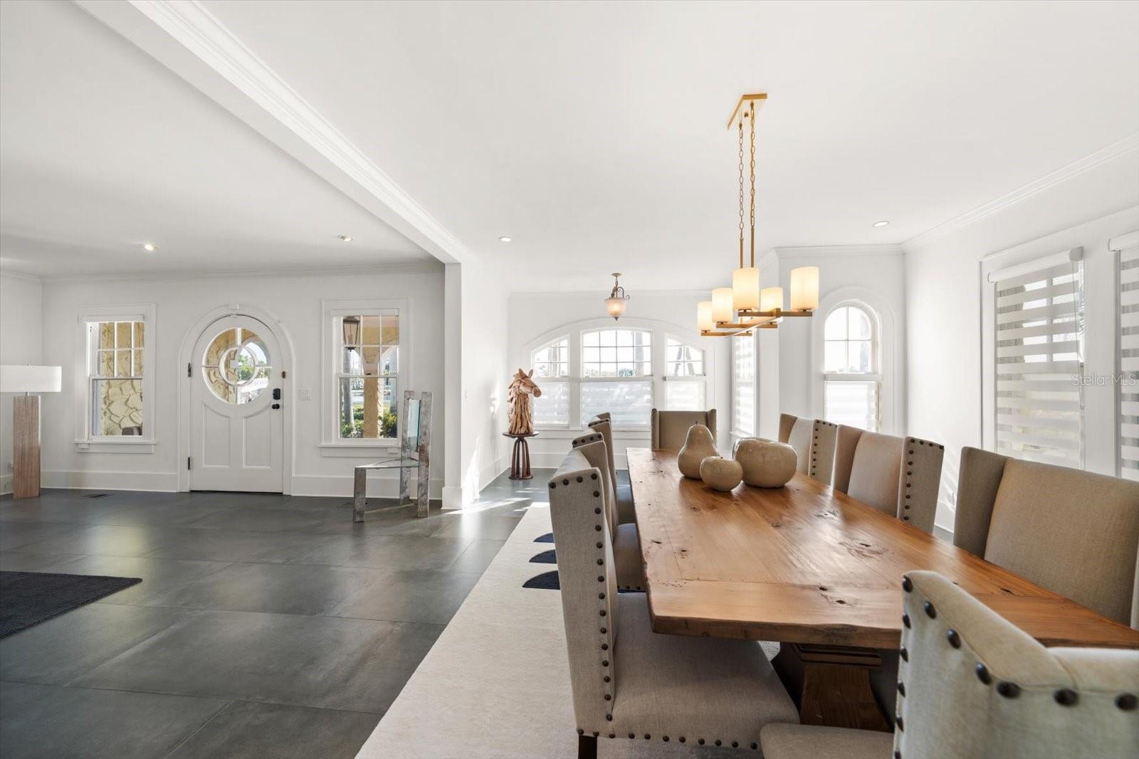 Image 17 of 76 For 2050 Coffee Pot Boulevard Ne