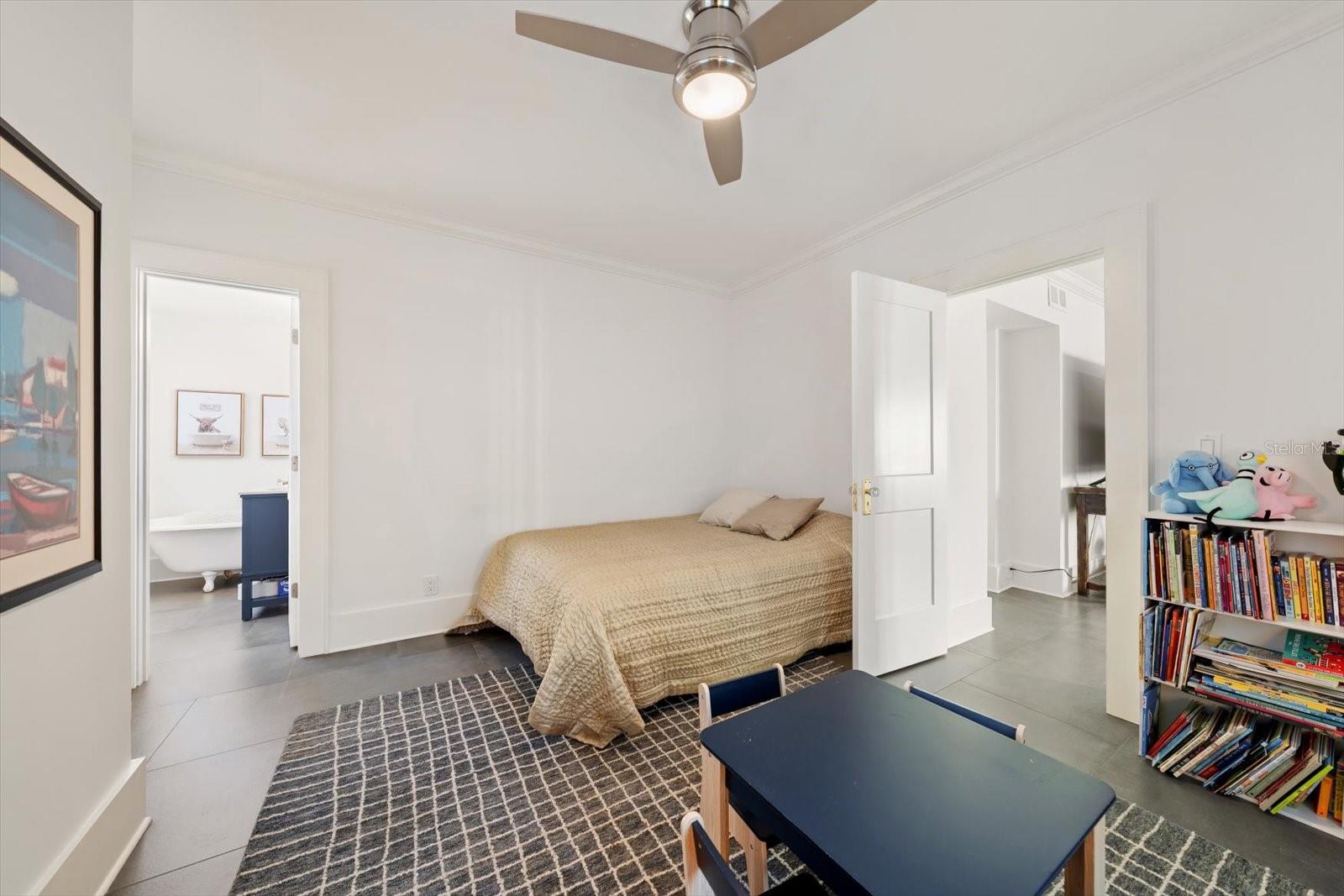 Image 28 of 76 For 2050 Coffee Pot Boulevard Ne