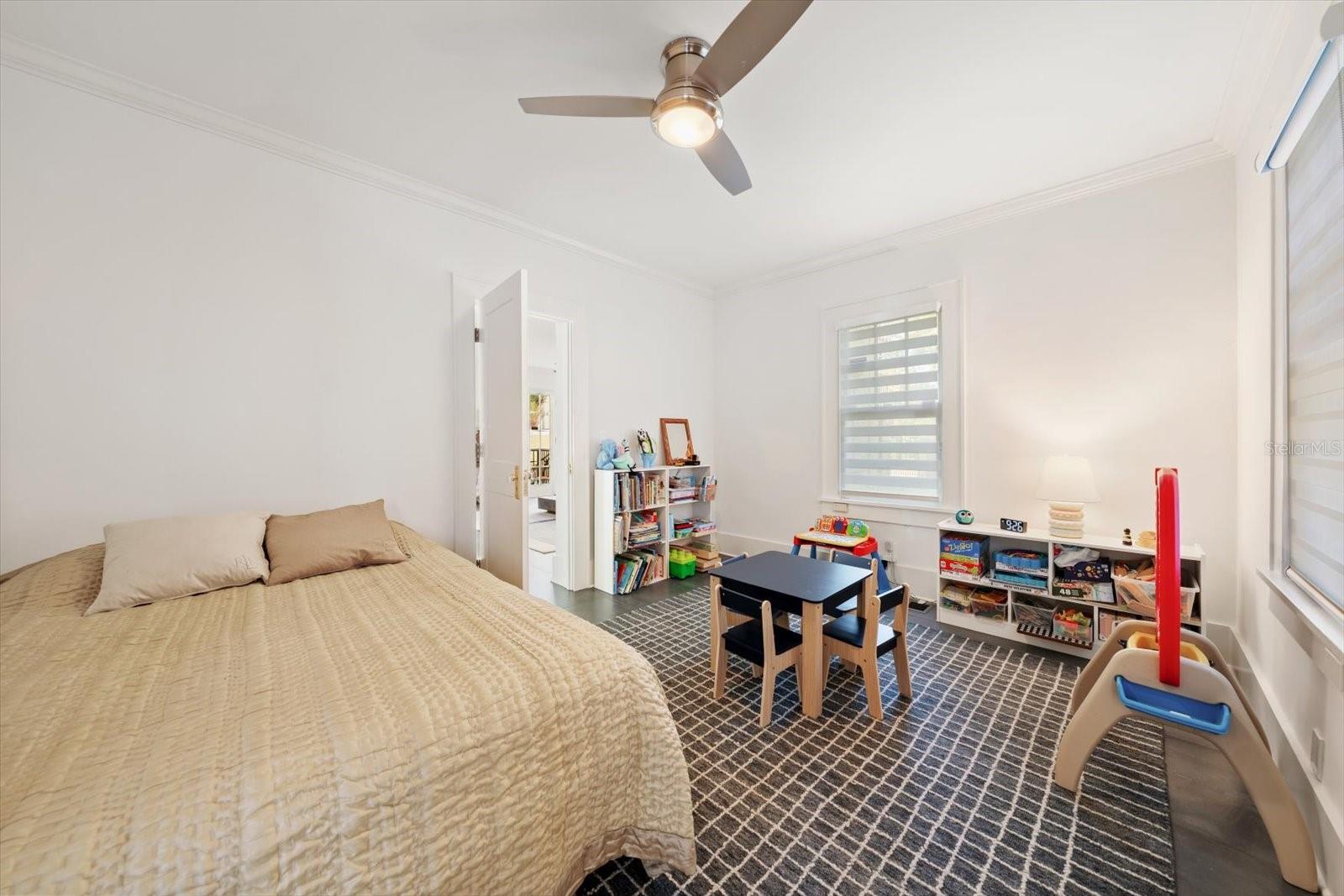 Image 29 of 76 For 2050 Coffee Pot Boulevard Ne