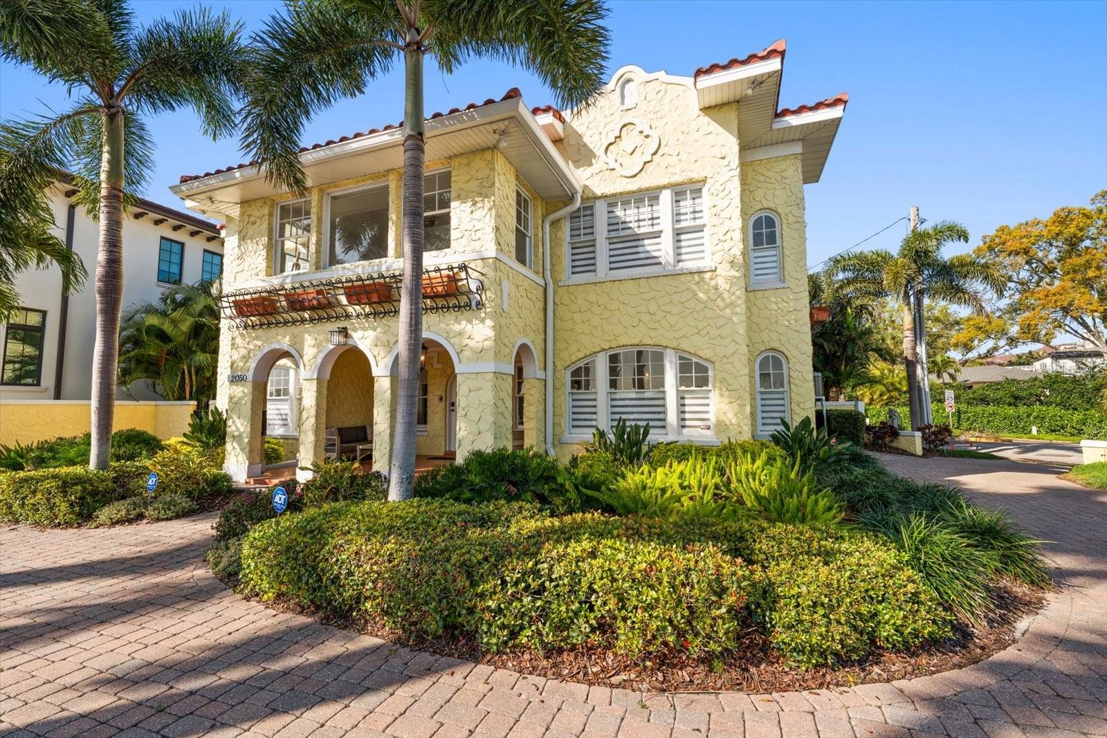 Image 3 of 76 For 2050 Coffee Pot Boulevard Ne