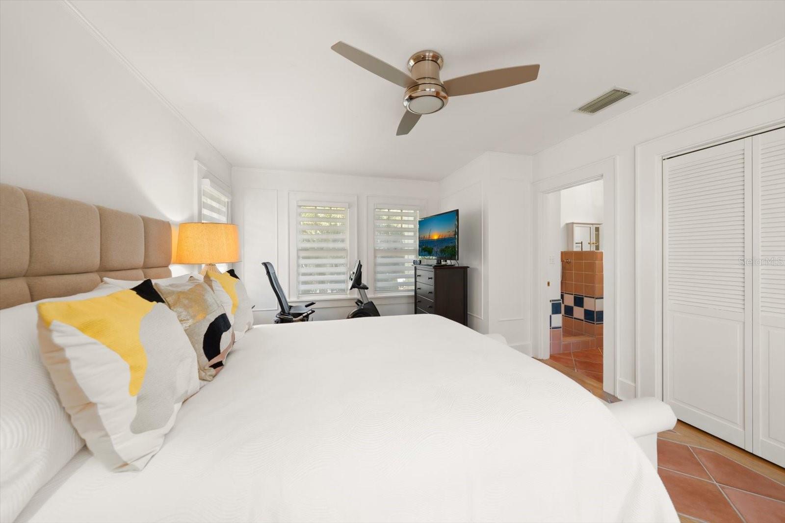 Image 46 of 76 For 2050 Coffee Pot Boulevard Ne