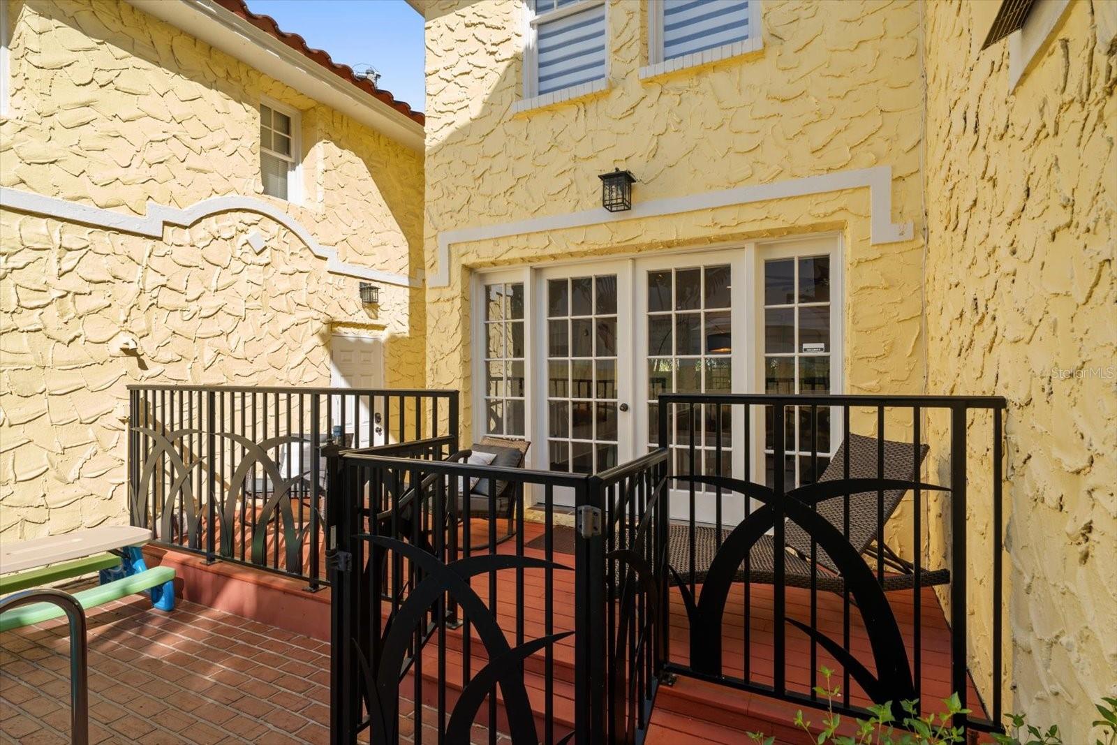 Image 54 of 76 For 2050 Coffee Pot Boulevard Ne