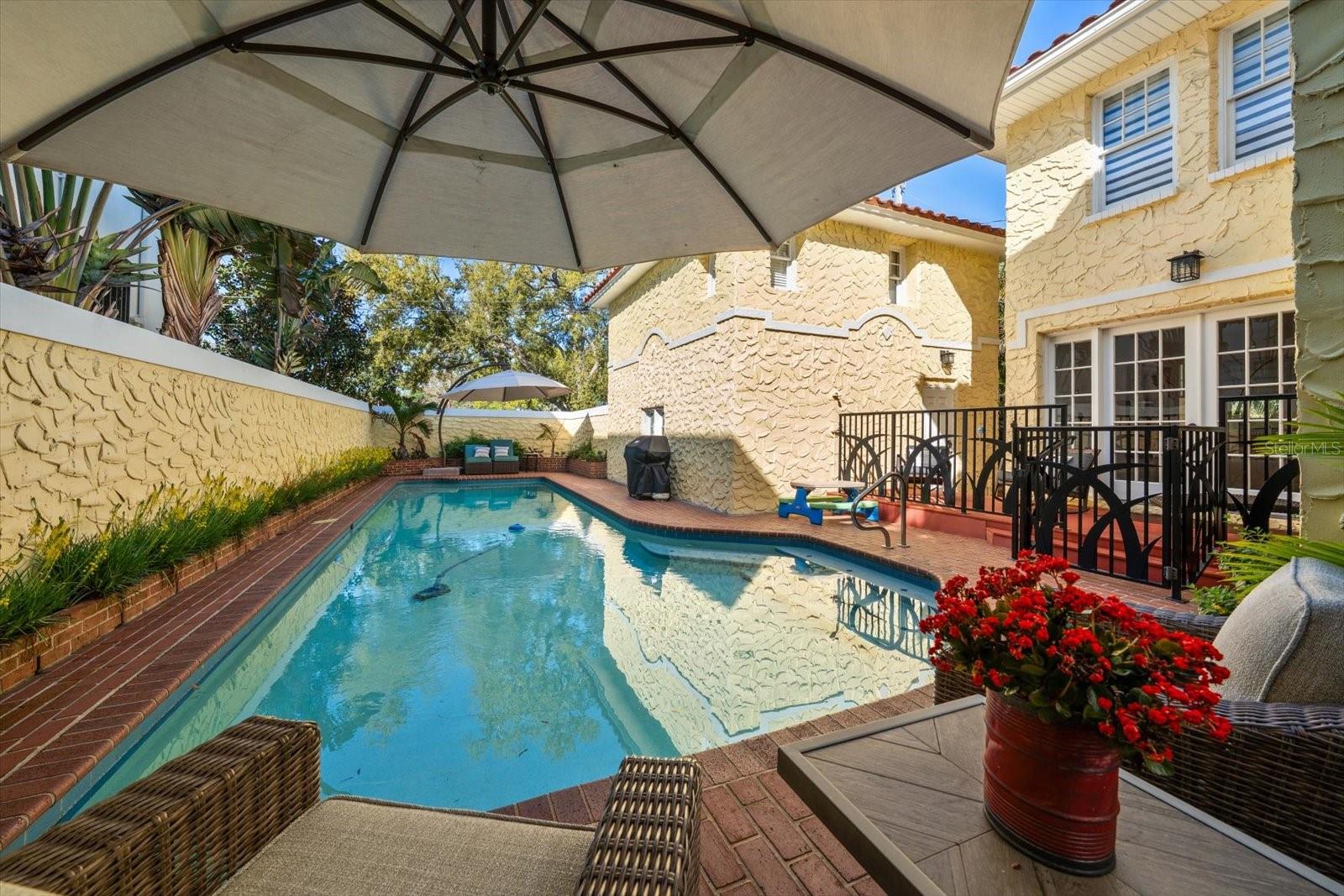 Image 57 of 76 For 2050 Coffee Pot Boulevard Ne