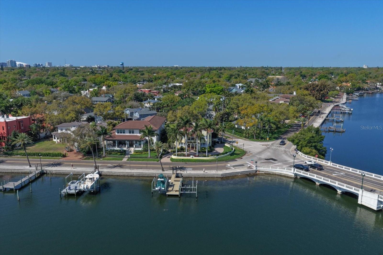 Image 66 of 76 For 2050 Coffee Pot Boulevard Ne