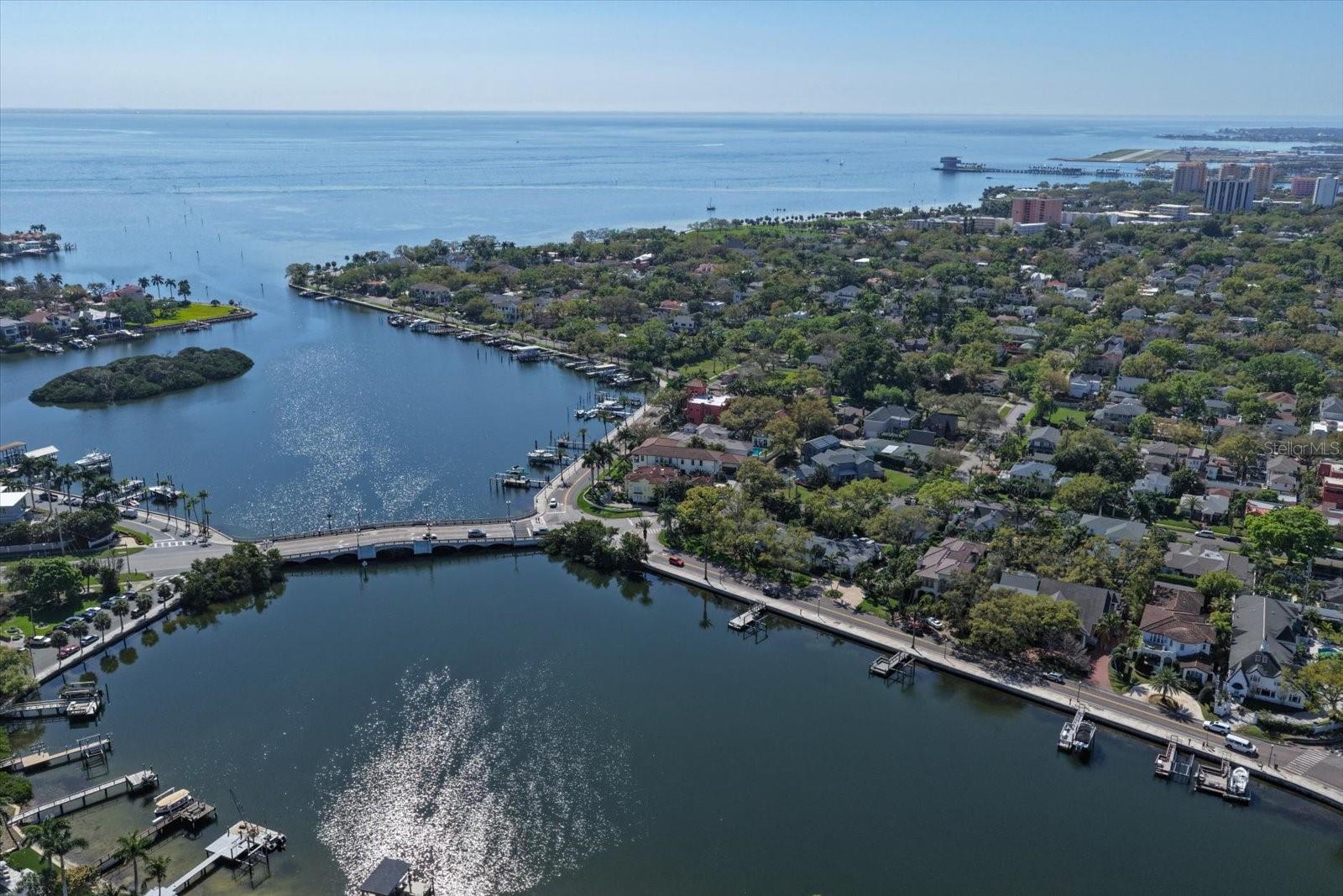 Image 67 of 76 For 2050 Coffee Pot Boulevard Ne